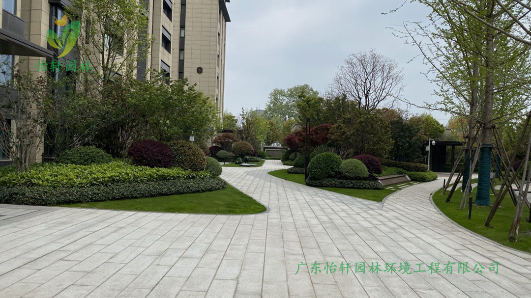 肇慶碧桂園玖龍灣公館小區(qū)綠化工程改造案例圖