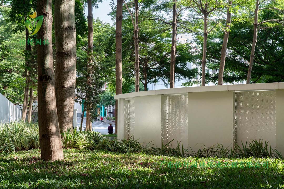 東山少爺南廣場社區(qū)公園綠化工程實景圖